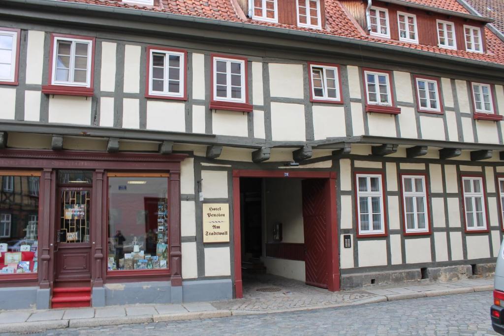 Hotel Am Stadtwall เควดลินบวร์ก ภายนอก รูปภาพ
