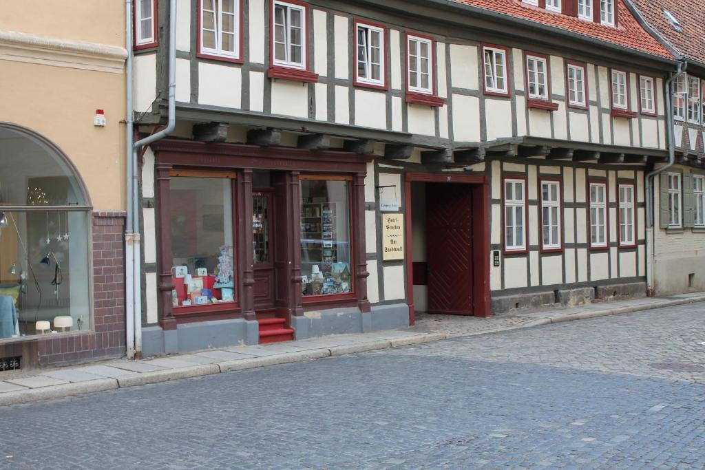 Hotel Am Stadtwall เควดลินบวร์ก ภายนอก รูปภาพ
