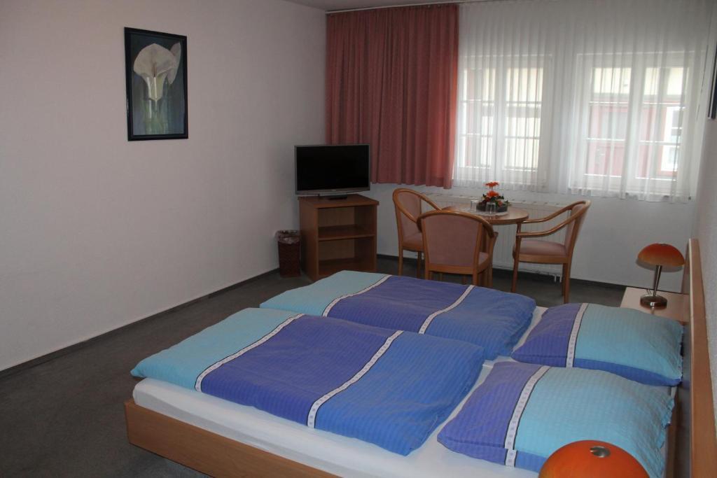Hotel Am Stadtwall เควดลินบวร์ก ภายนอก รูปภาพ