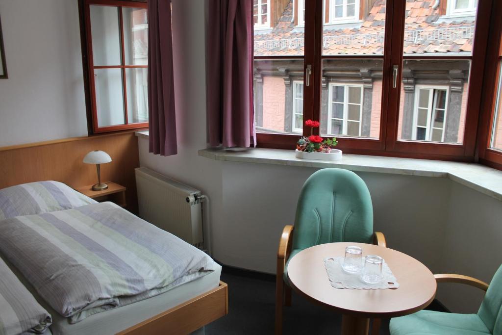Hotel Am Stadtwall เควดลินบวร์ก ภายนอก รูปภาพ