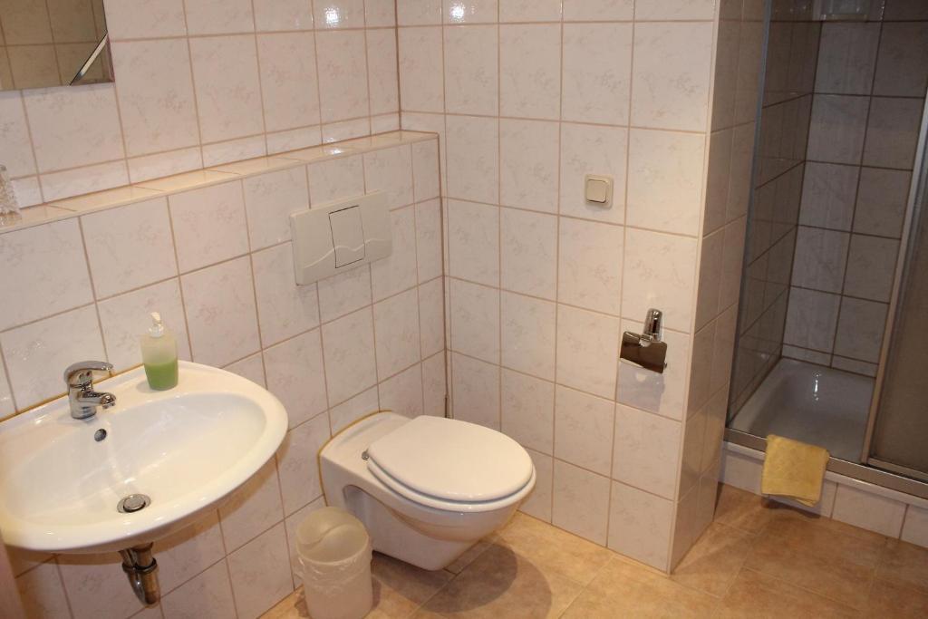 Hotel Am Stadtwall เควดลินบวร์ก ภายนอก รูปภาพ