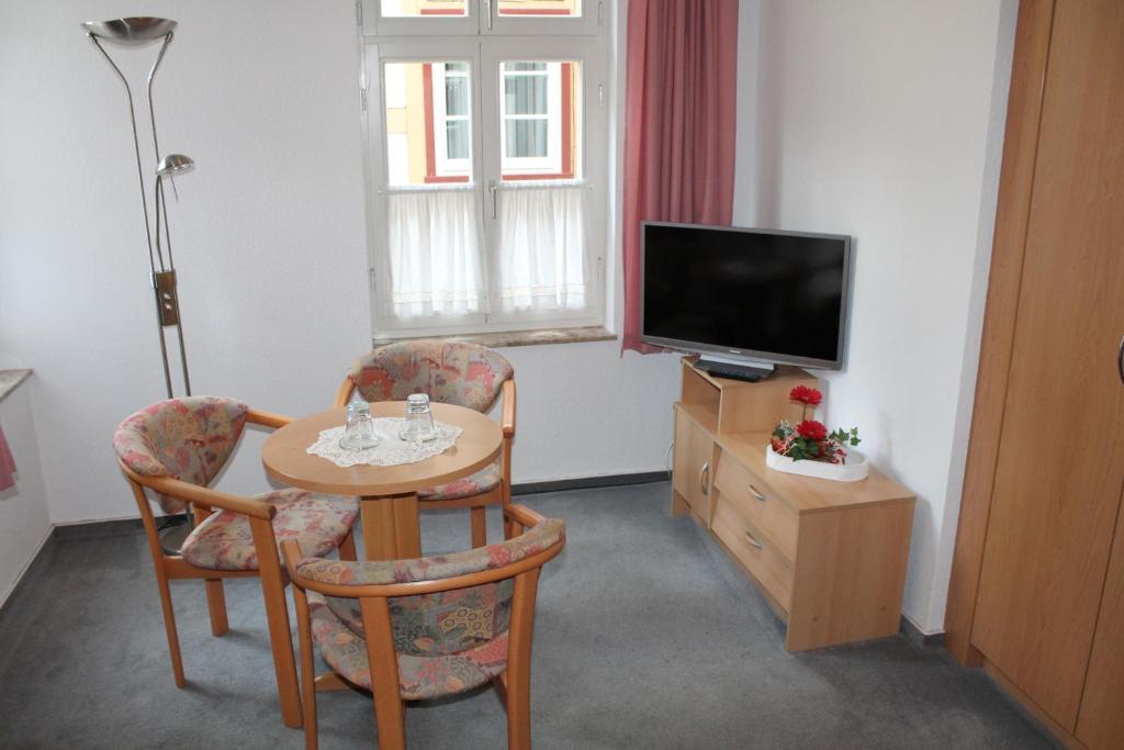 Hotel Am Stadtwall เควดลินบวร์ก ภายนอก รูปภาพ