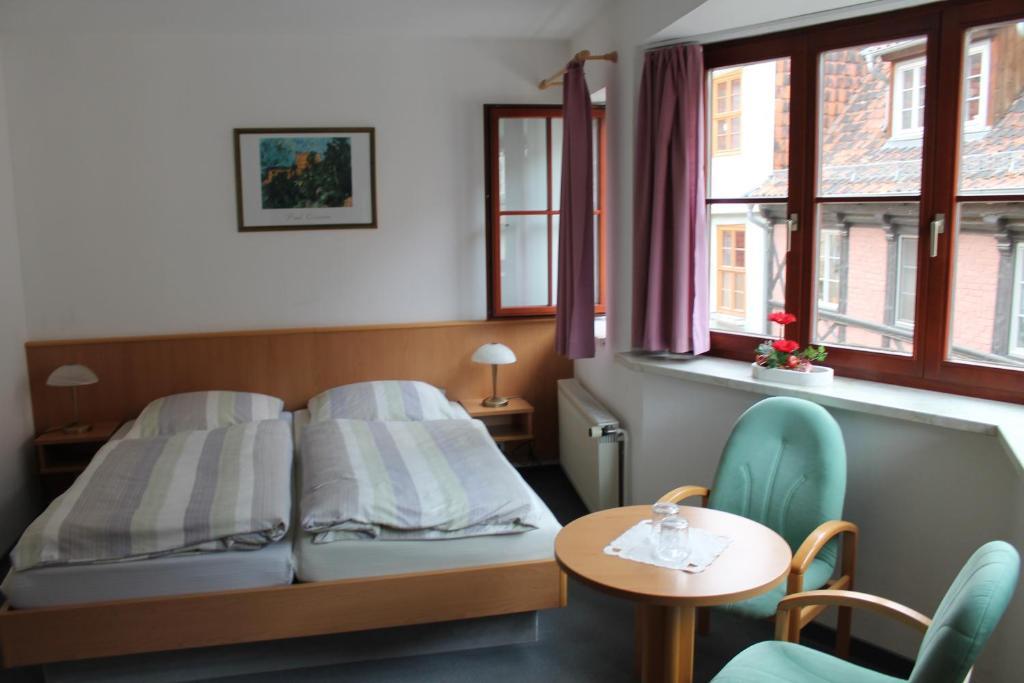 Hotel Am Stadtwall เควดลินบวร์ก ภายนอก รูปภาพ