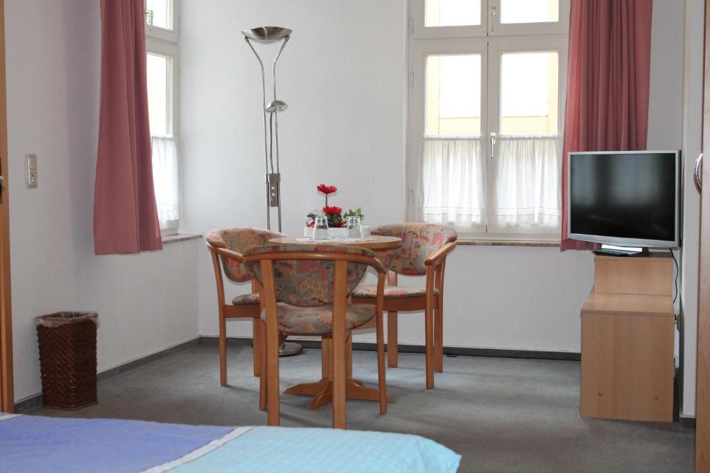 Hotel Am Stadtwall เควดลินบวร์ก ภายนอก รูปภาพ